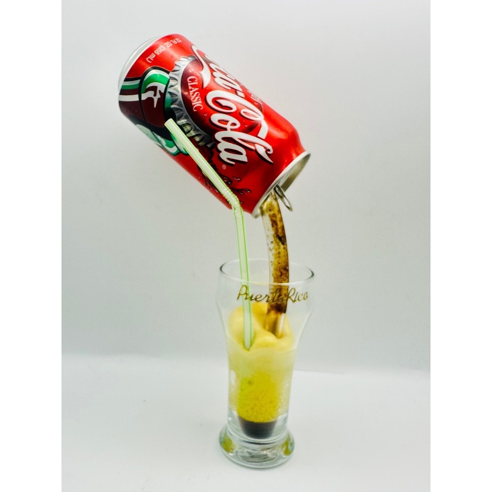Vintage Frozen Moments Coca-Cola Floating Can Puerto Rico Souvenir Glass 11"